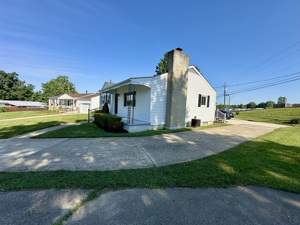 Property Photo:  5 Anderson Court  OH 45601 