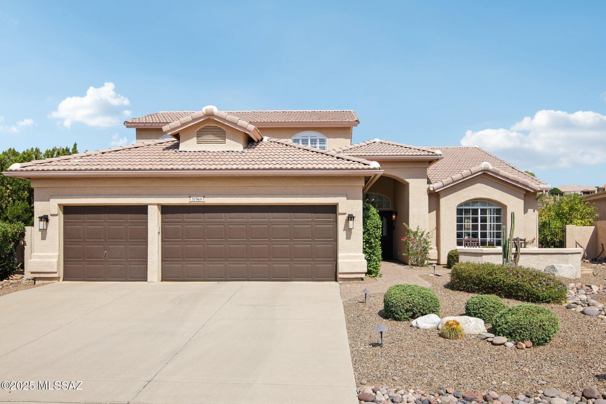 Property Photo: 37960 S Rolling Hills Drive AZ 85739