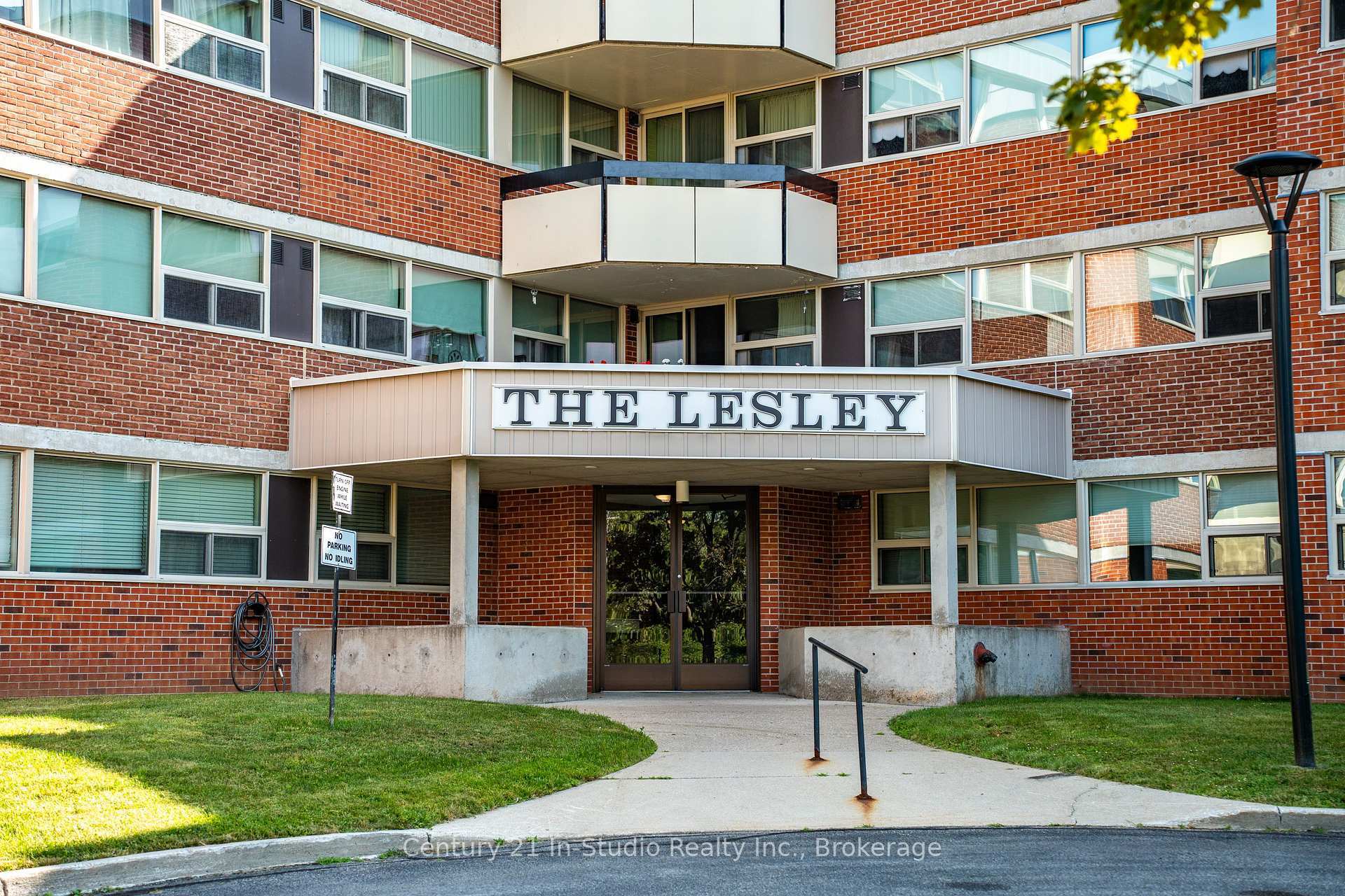 Property Photo: 860 9th Street E 205 ON N4K 1R2
