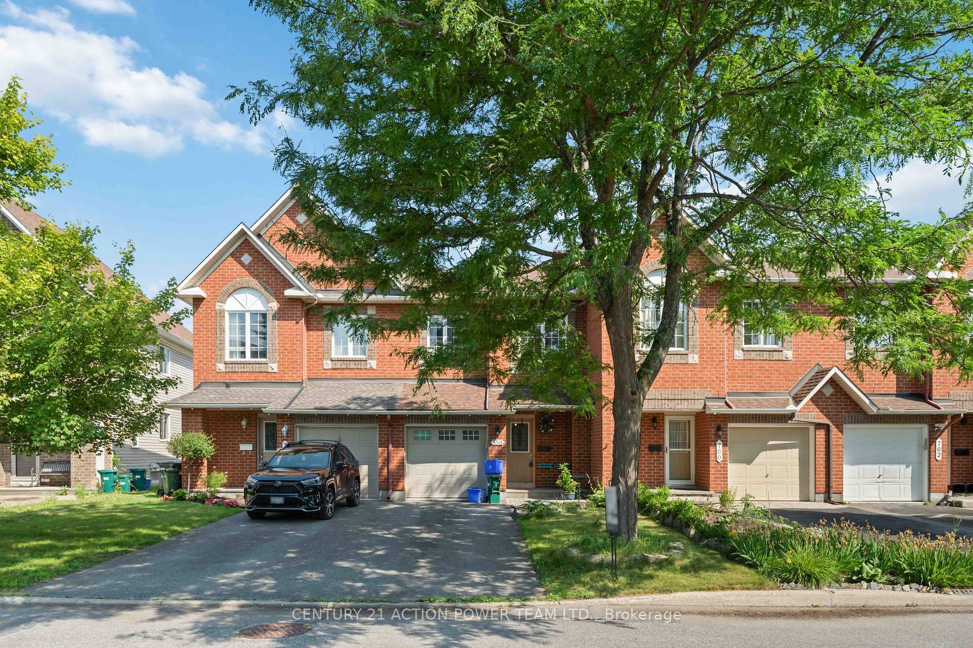 Property Photo: 758 Carmella Crescent ON K4A 4W1