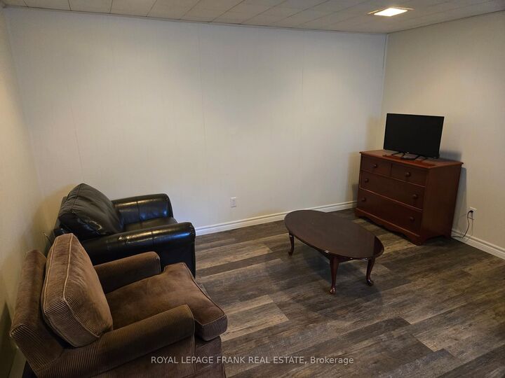 Property Photo: 1098 Milne Drive ON N2Z 1X4