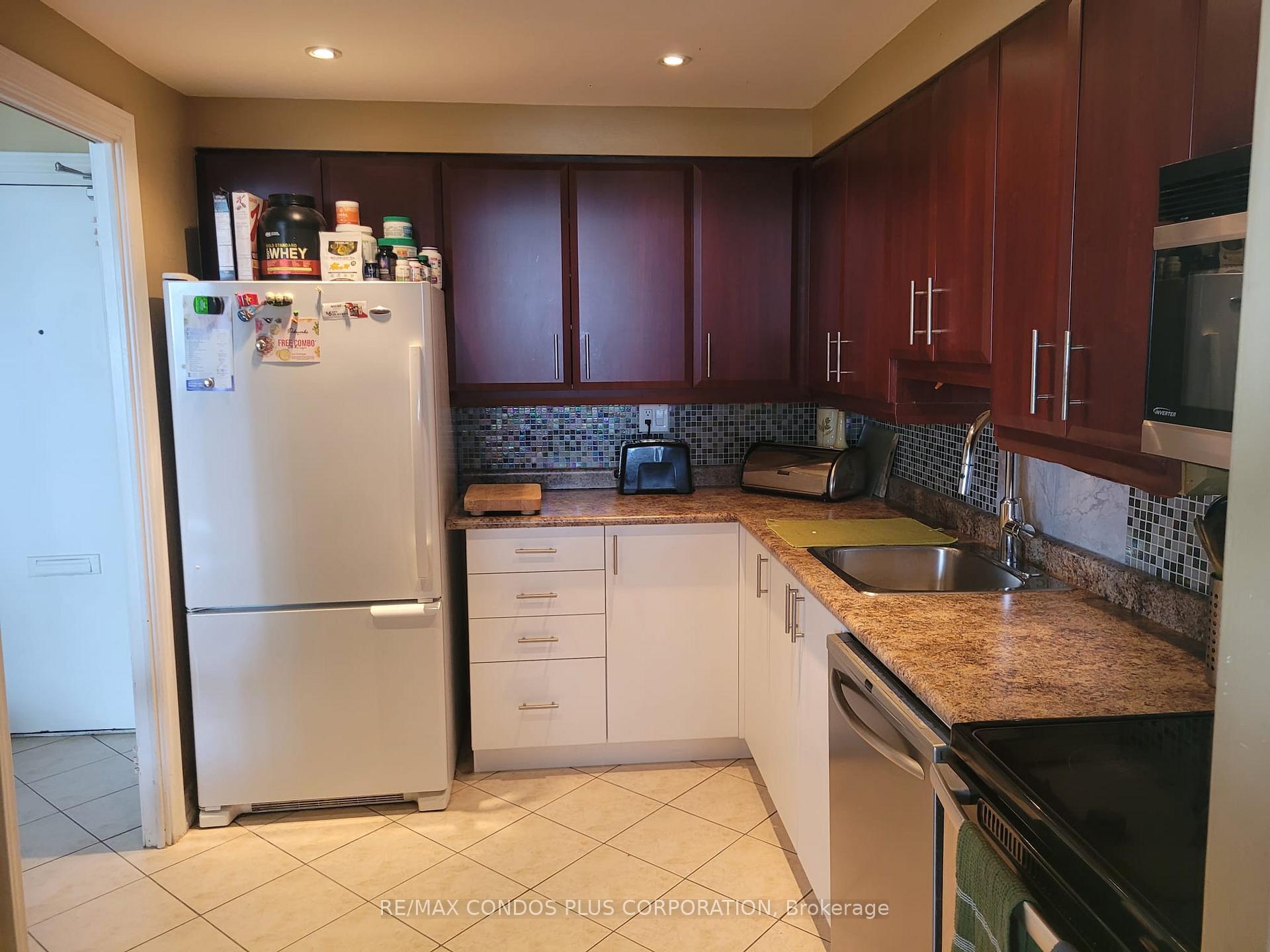 Property Photo: 551 The West Mall Road 802 ON M9C 1G7