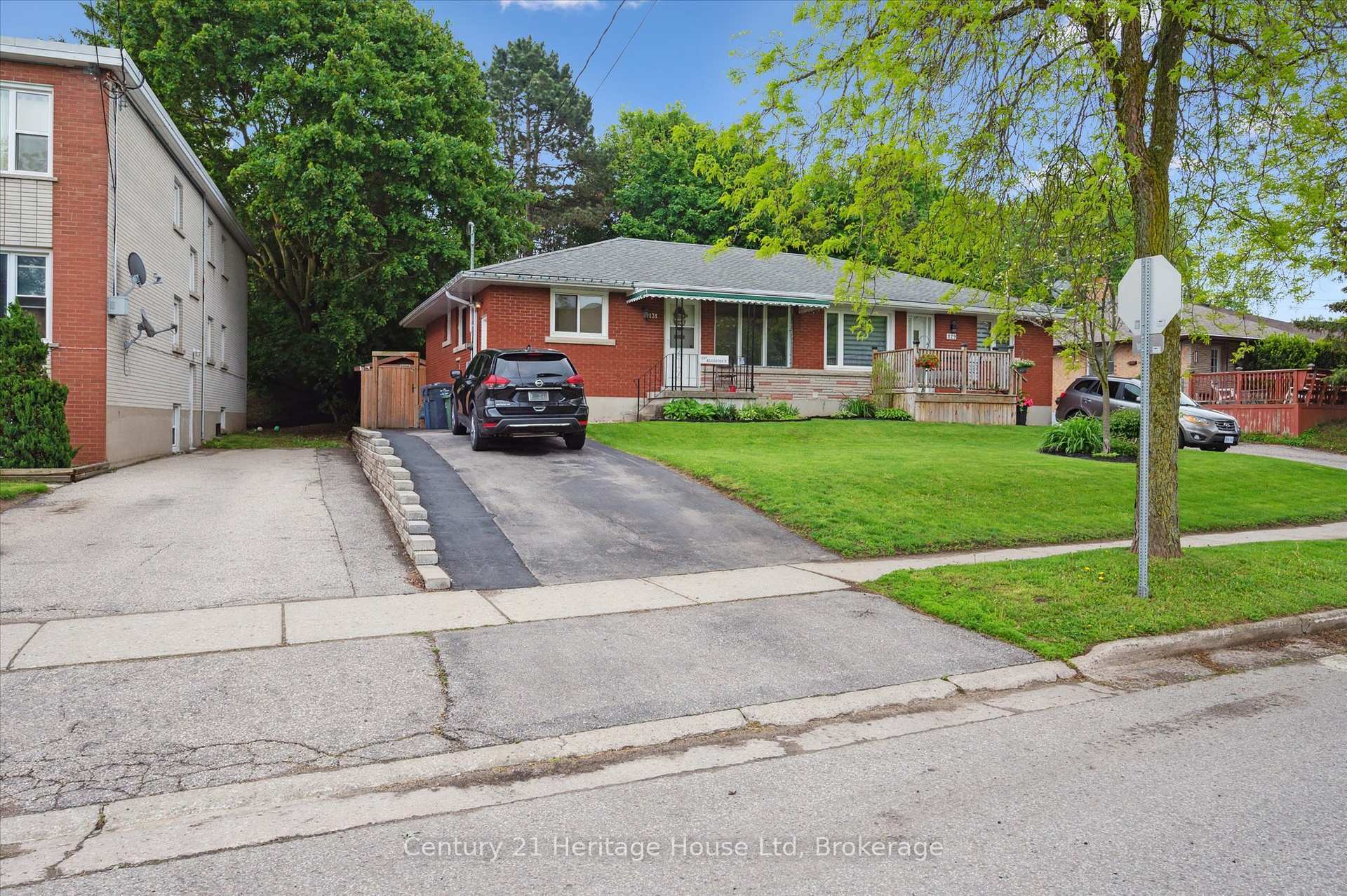 Property Photo:  131 Waverley Drive  ON N1E 1H1 