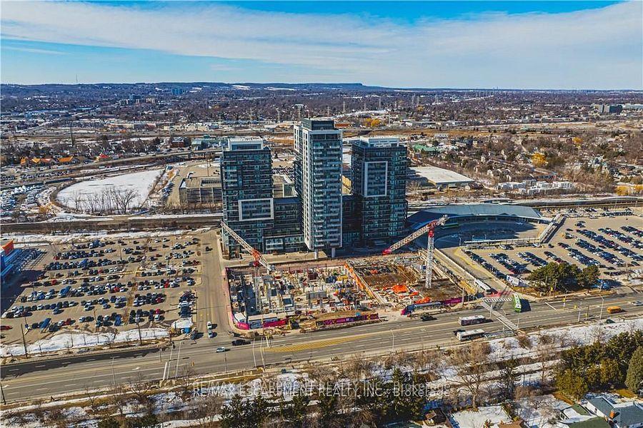 Photo de la propriété: 2093 Fairview Street 2001 ON L7R 0E6