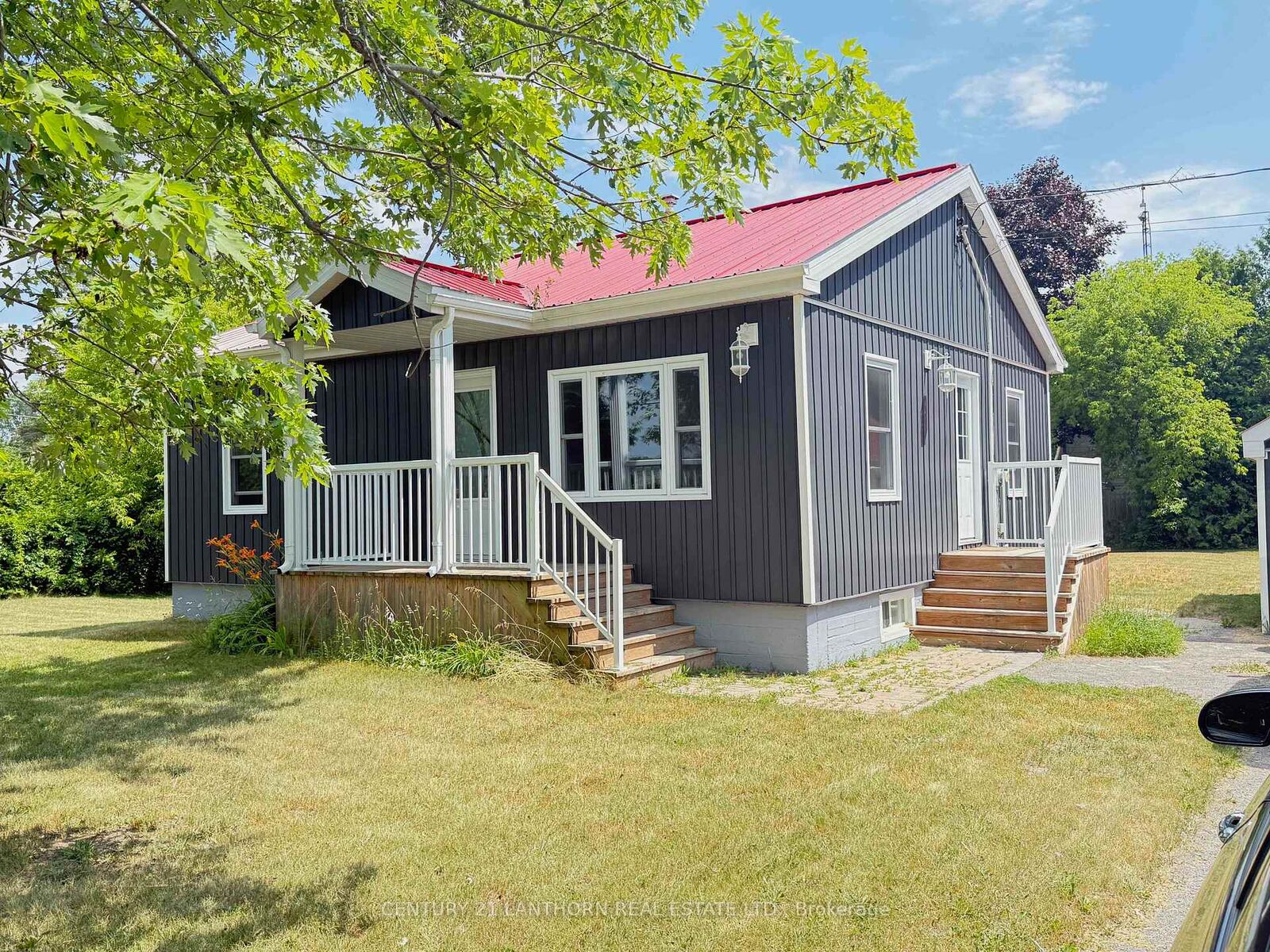 Photo de la propriété: 100 Whites Road N ON K8V 5P5