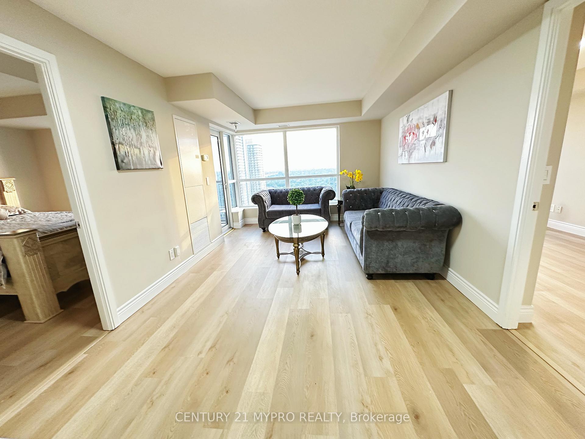 Photo de la propriété: 151 Village Green Square 2506 ON M1S 0K5