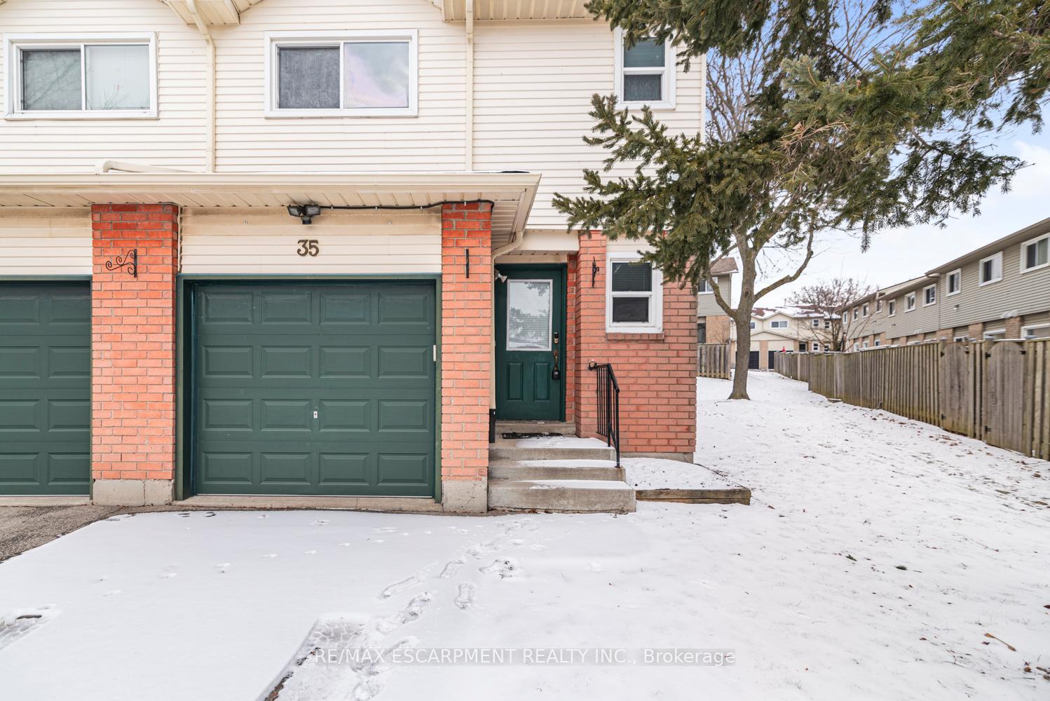 Property Photo:  14 Derby Street 35  ON L8W 3T5 
