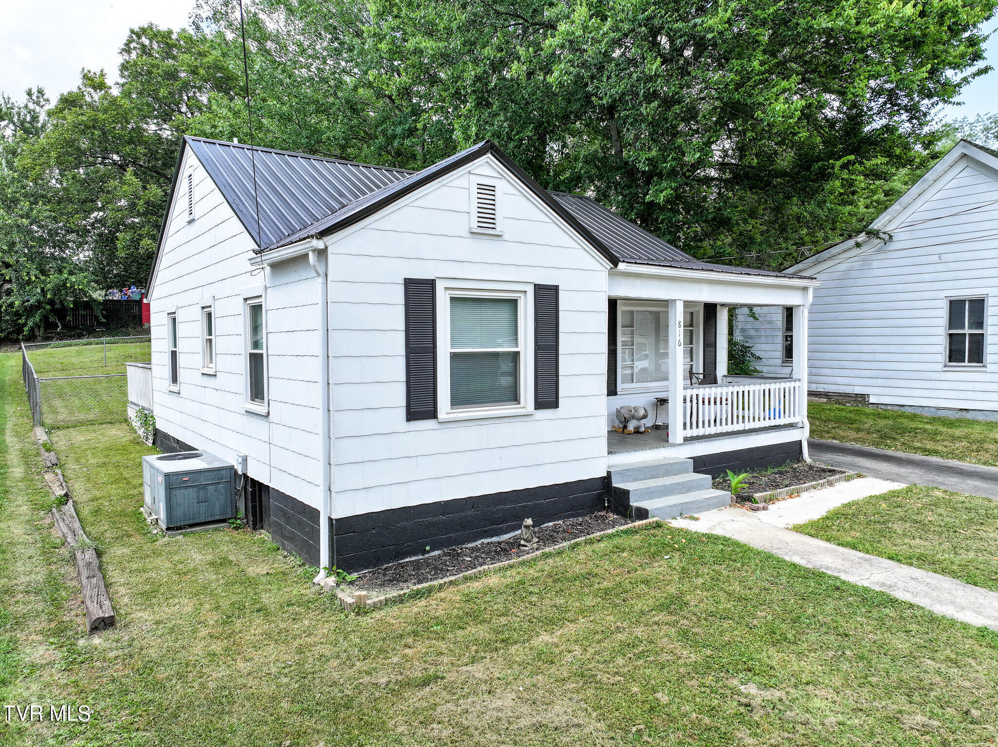 Property Photo: 816 Carson Street TN 37743