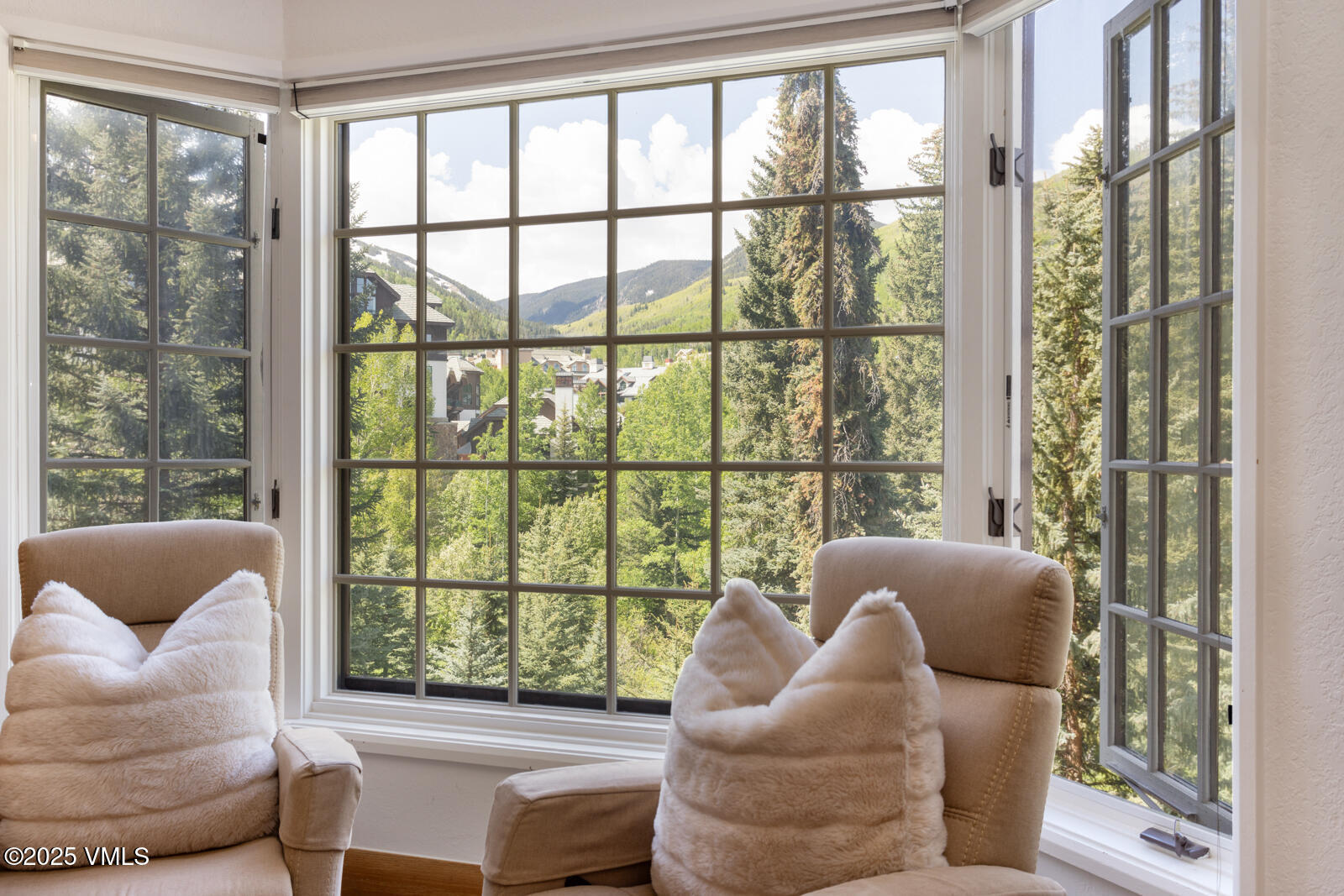 Property Photo:  120 Offerson Road 2320  CO 81620 