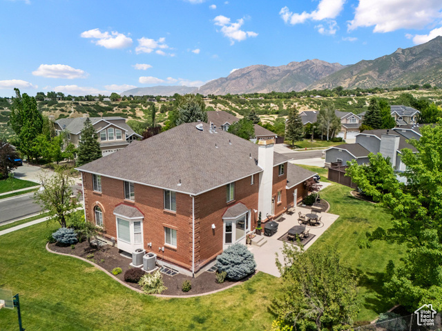 Property Photo: 2176 E High Ridge Ln UT 84092