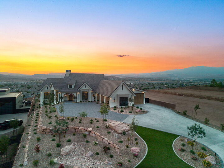 Property Photo:  3021 E Banded Hills Dr  UT 84790 