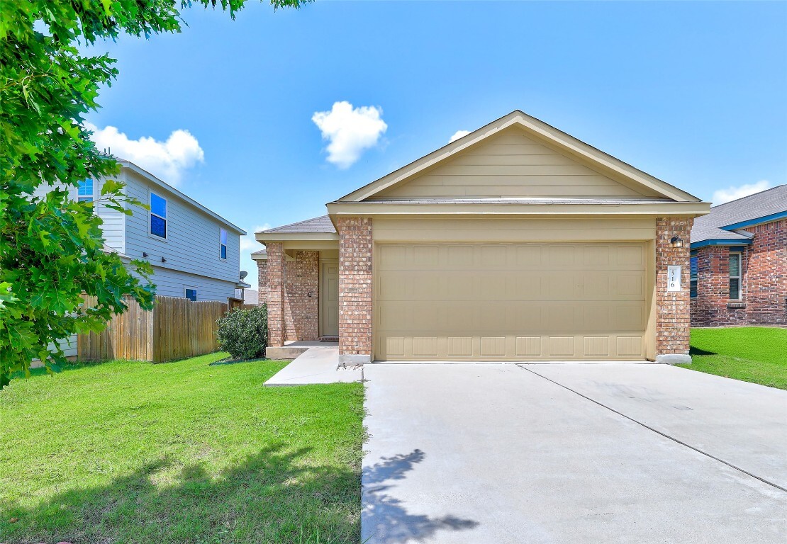 Property Photo: 516 Circle Way TX 76537
