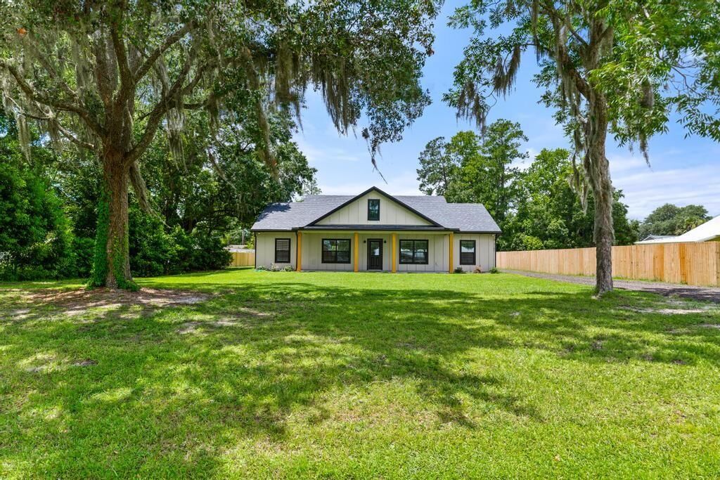 Property Photo: 37280 New Oak Street FL 32046