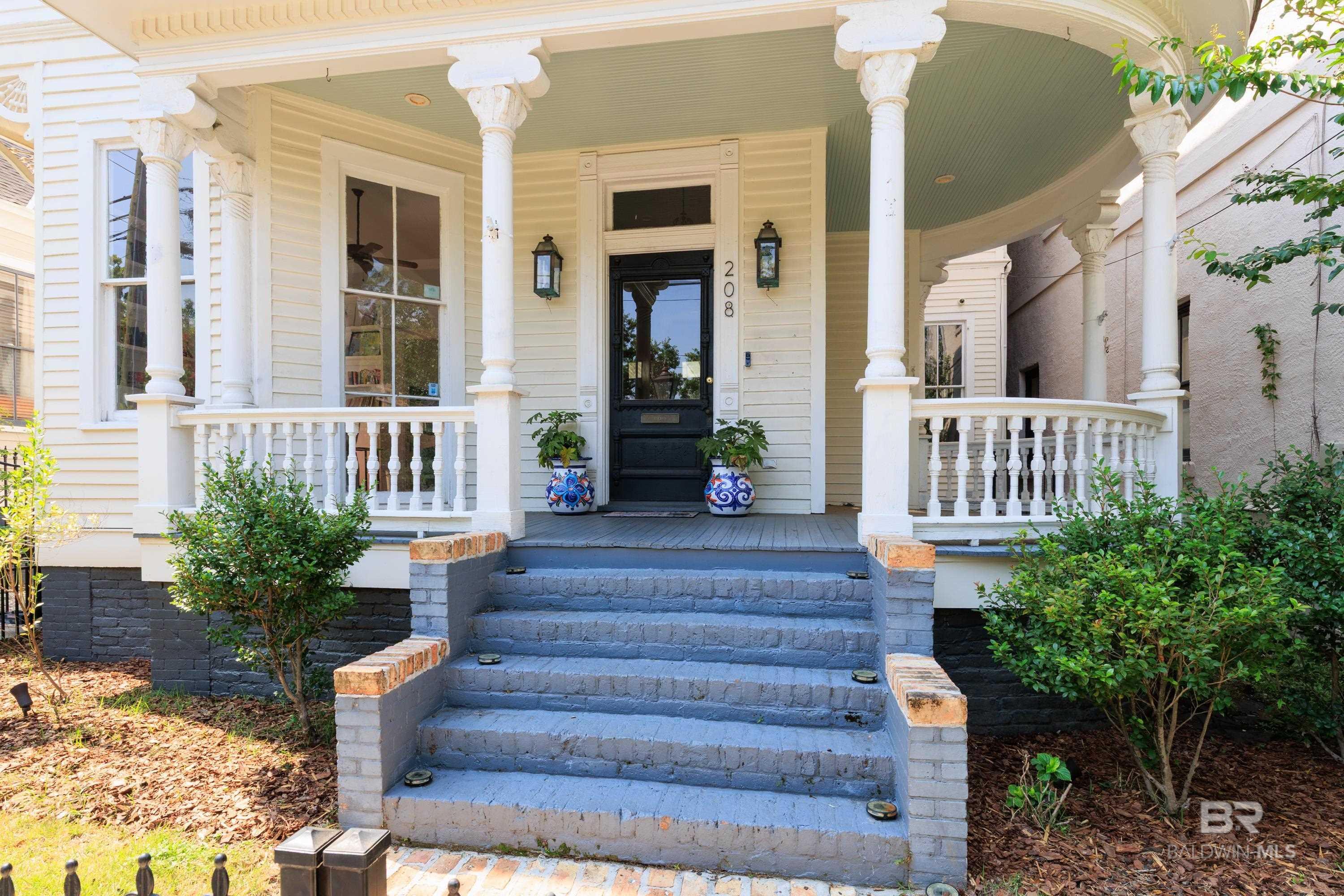 Property Photo:  208 State Street  AL 36603 