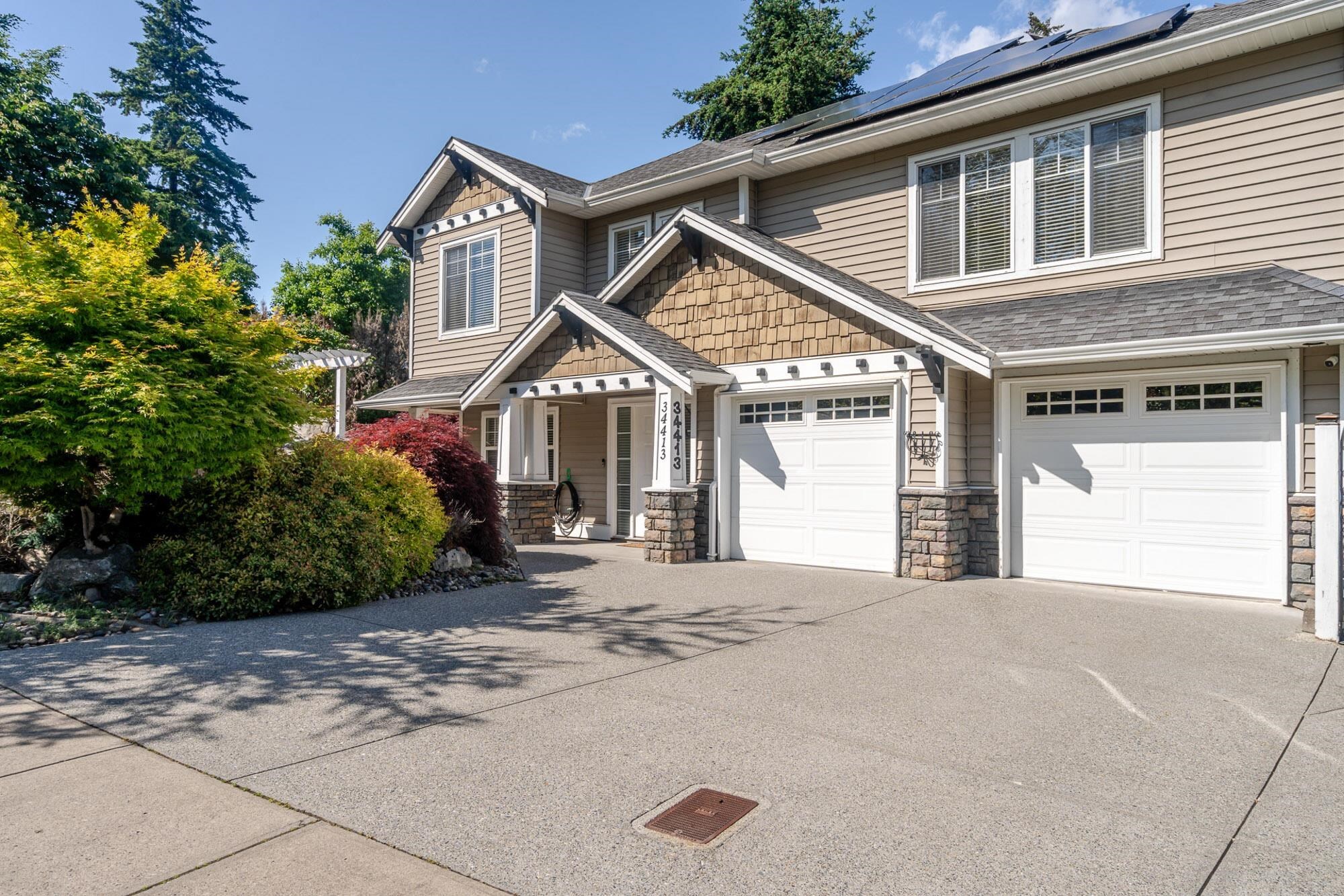 Property Photo: 34413 Stoneleigh Avenue BC V2S 8N4