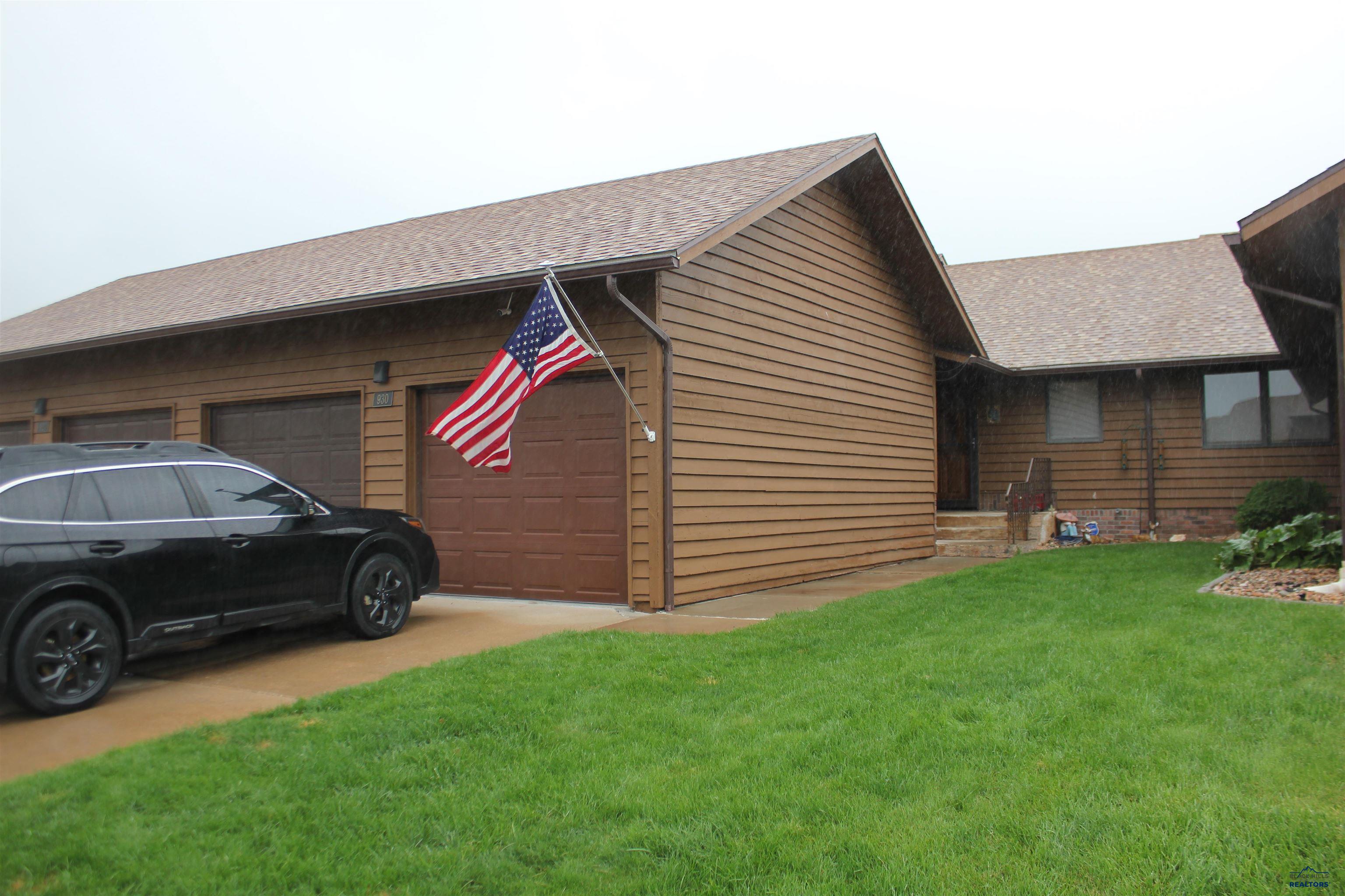 Property Photo:  930 Country Club Dr  SD 57783 