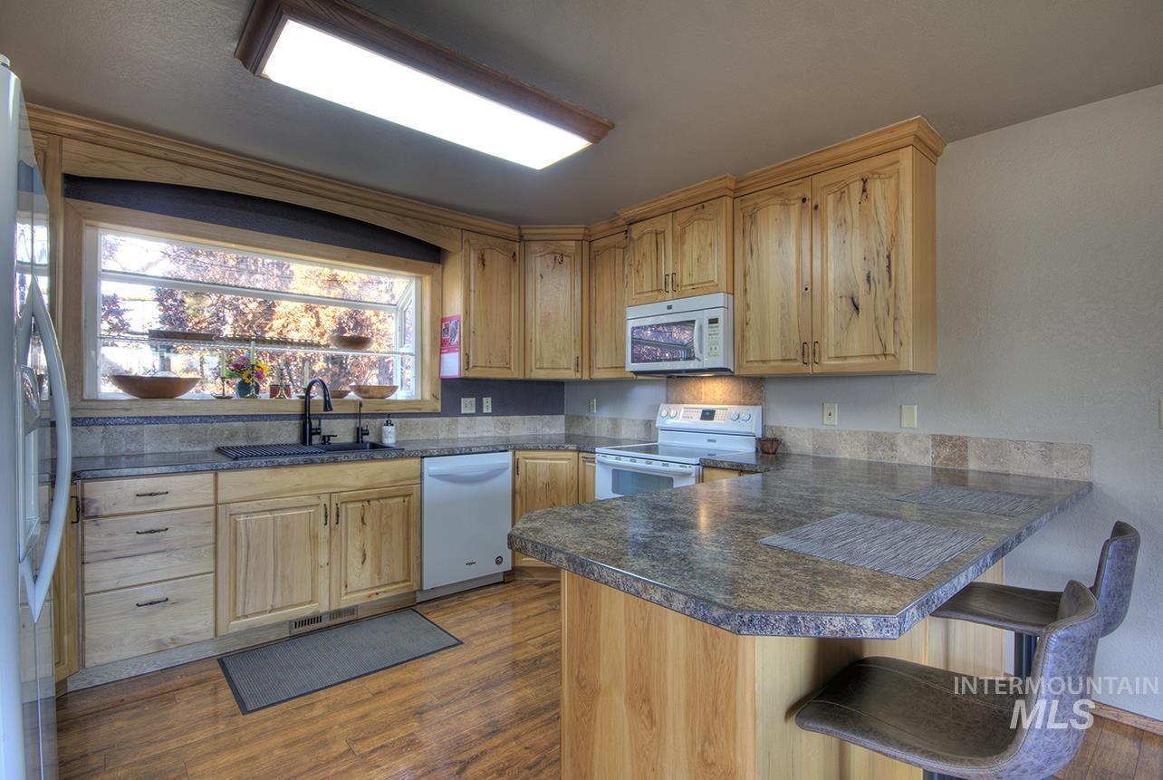 Property Photo: 585 S Park Boulevard OR 97914