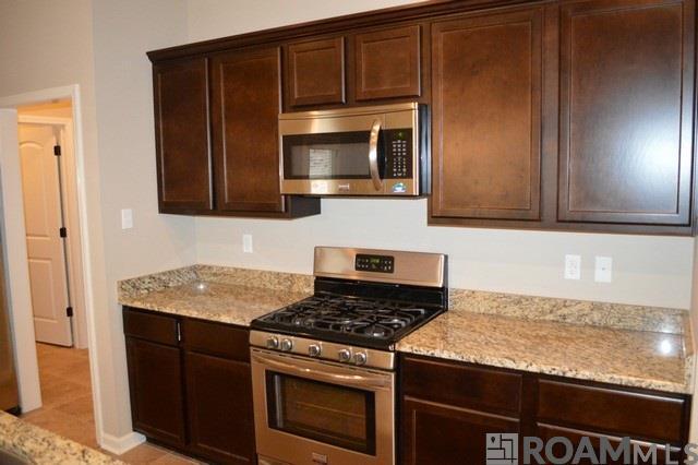 Property Photo: 621 Greenwich Dr LA 70820