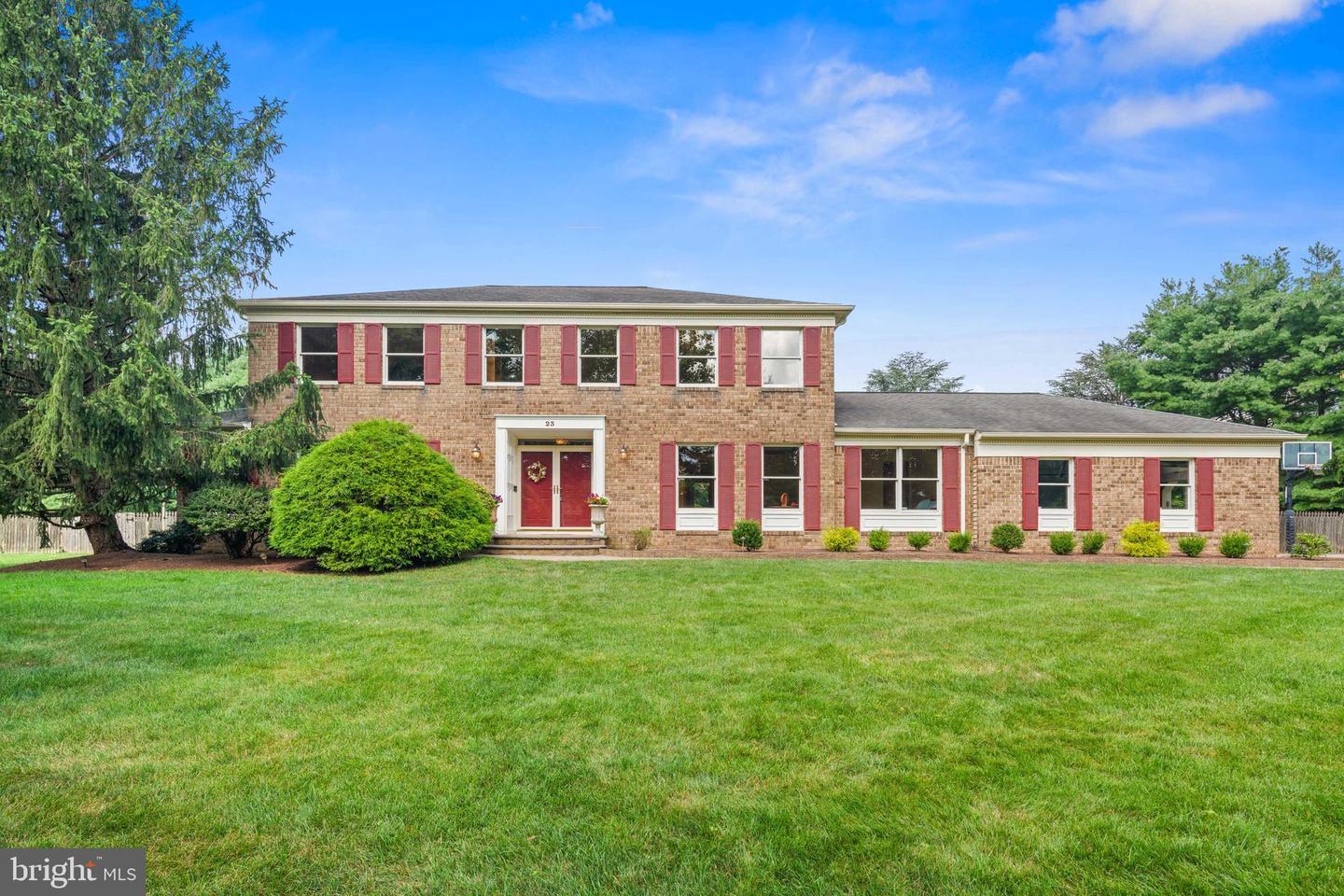 Property Photo:  23 Briarwood Drive  NJ 08550 