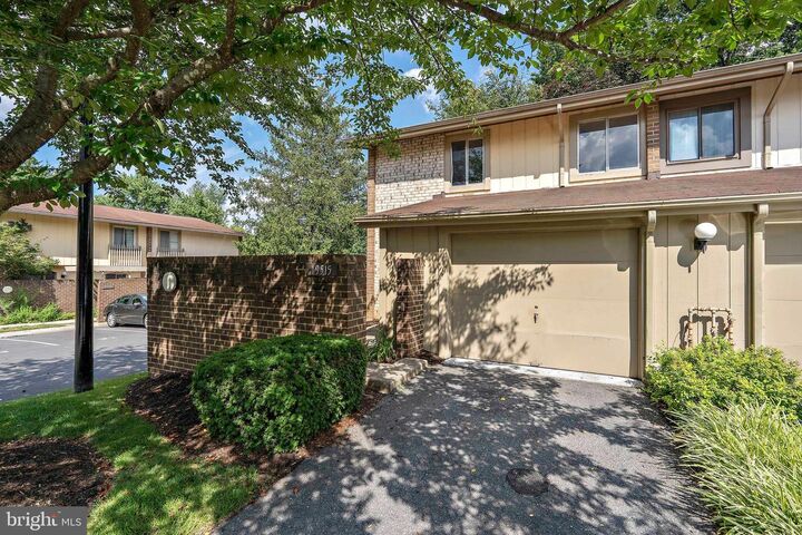 Property Photo:  19515 Brassie Place 11H  MD 20886 