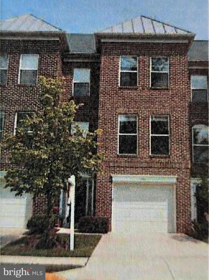 Property Photo: 1711 Blue Flint Court VA 20190