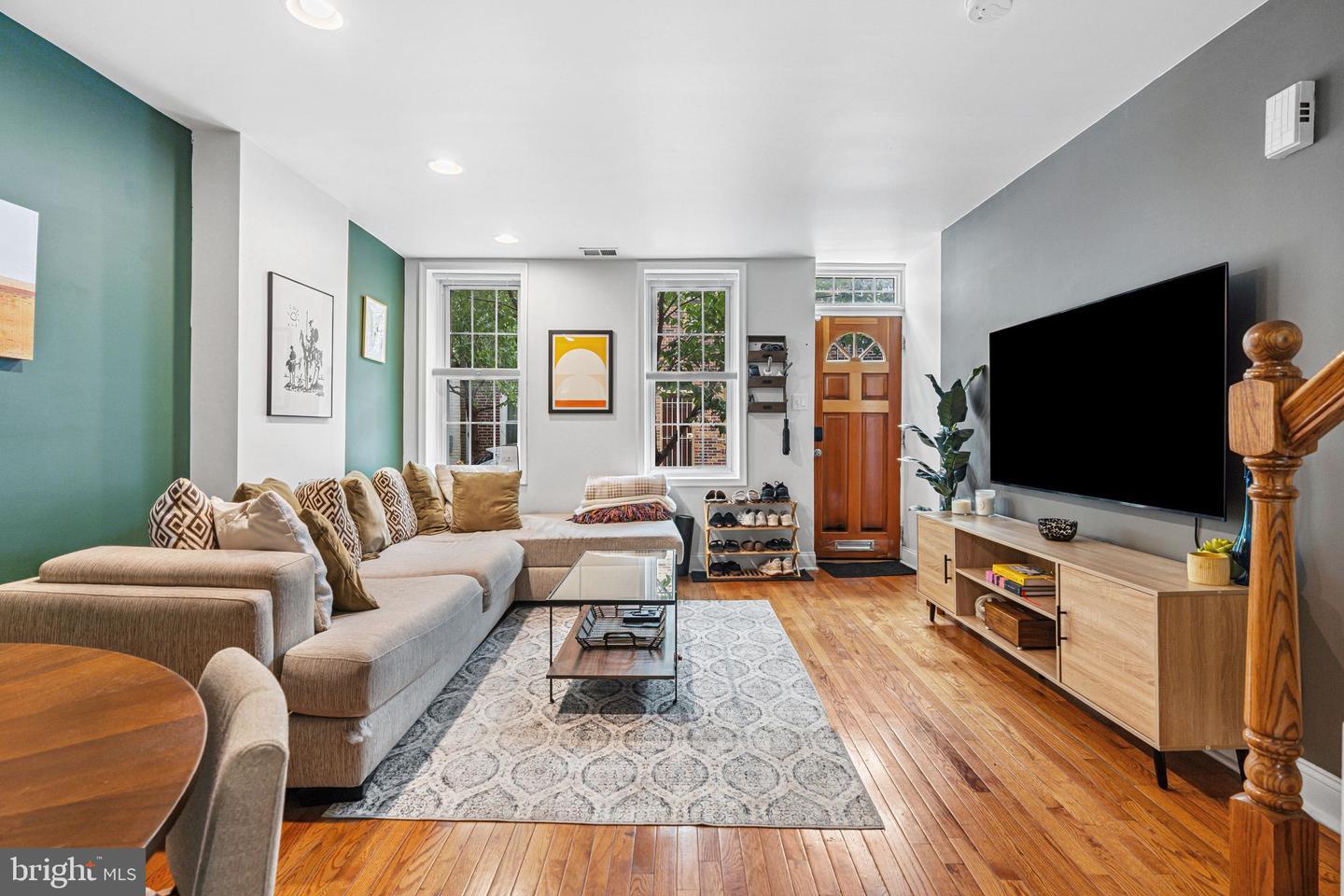 2135 Saint Albans Street  Philadelphia PA 19146 photo