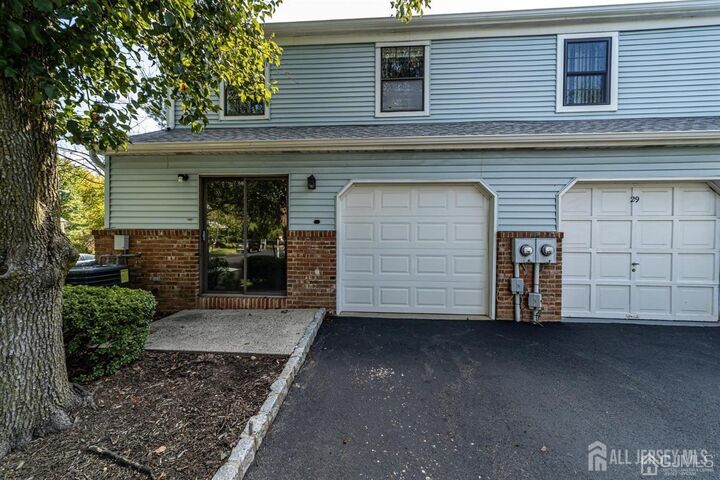 31 Aspen Drive  North Brunswick NJ 08902 photo