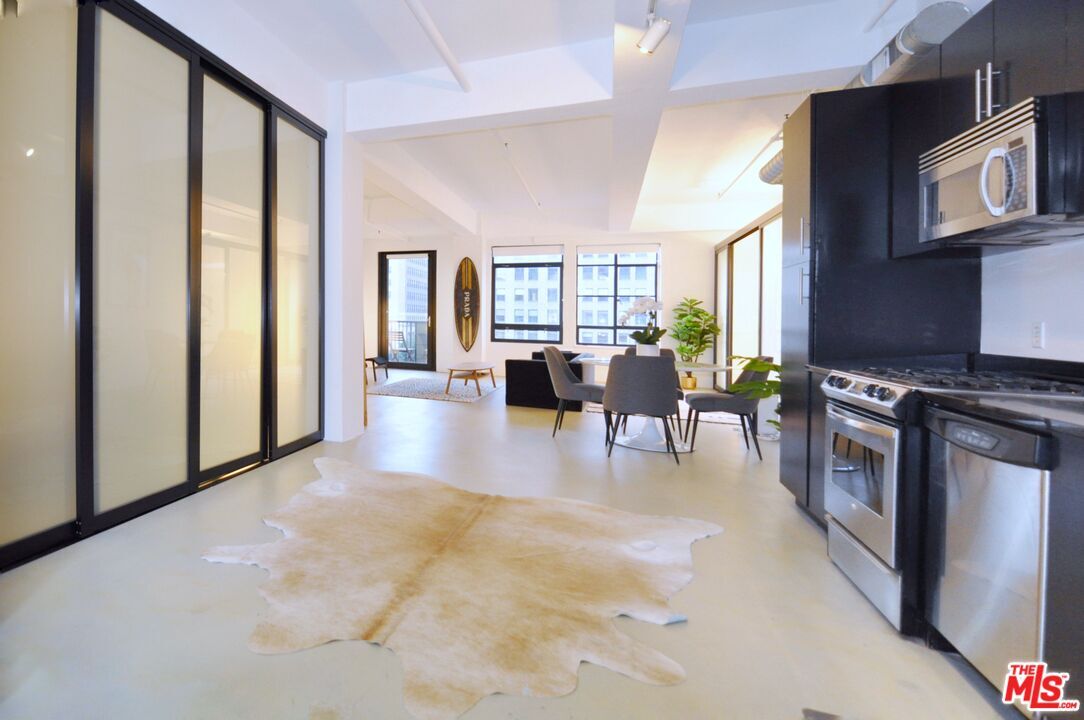 Property Photo: 849 S Broadway CA 90014