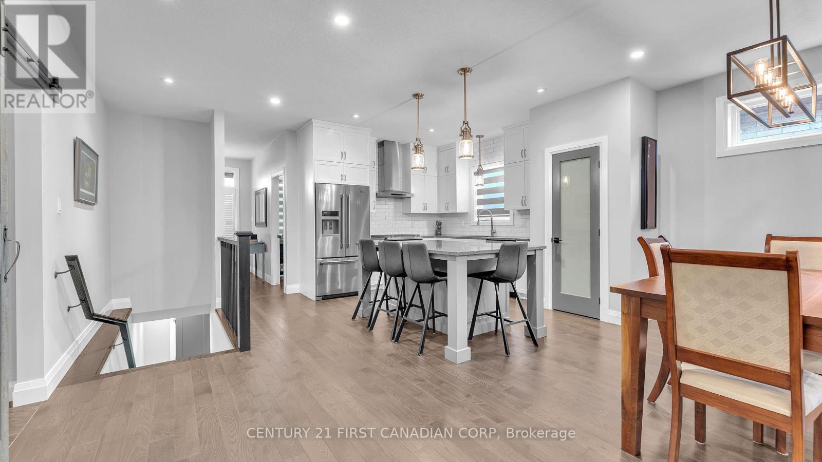 Photo de la propriété: 697 Barker Street ON N0L 1W0