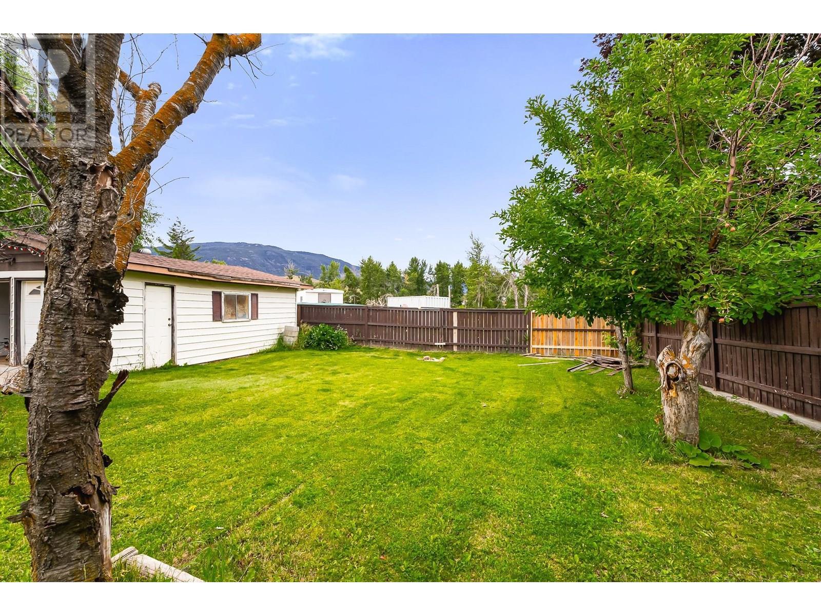 Property Photo:  2138 Clarke Avenue  BC V1K 1B8 