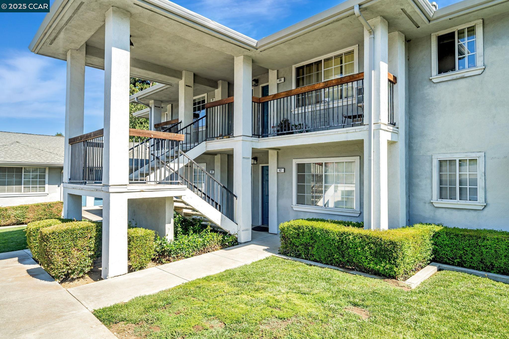 Property Photo: 68 Peters Ave 6 CA 94566