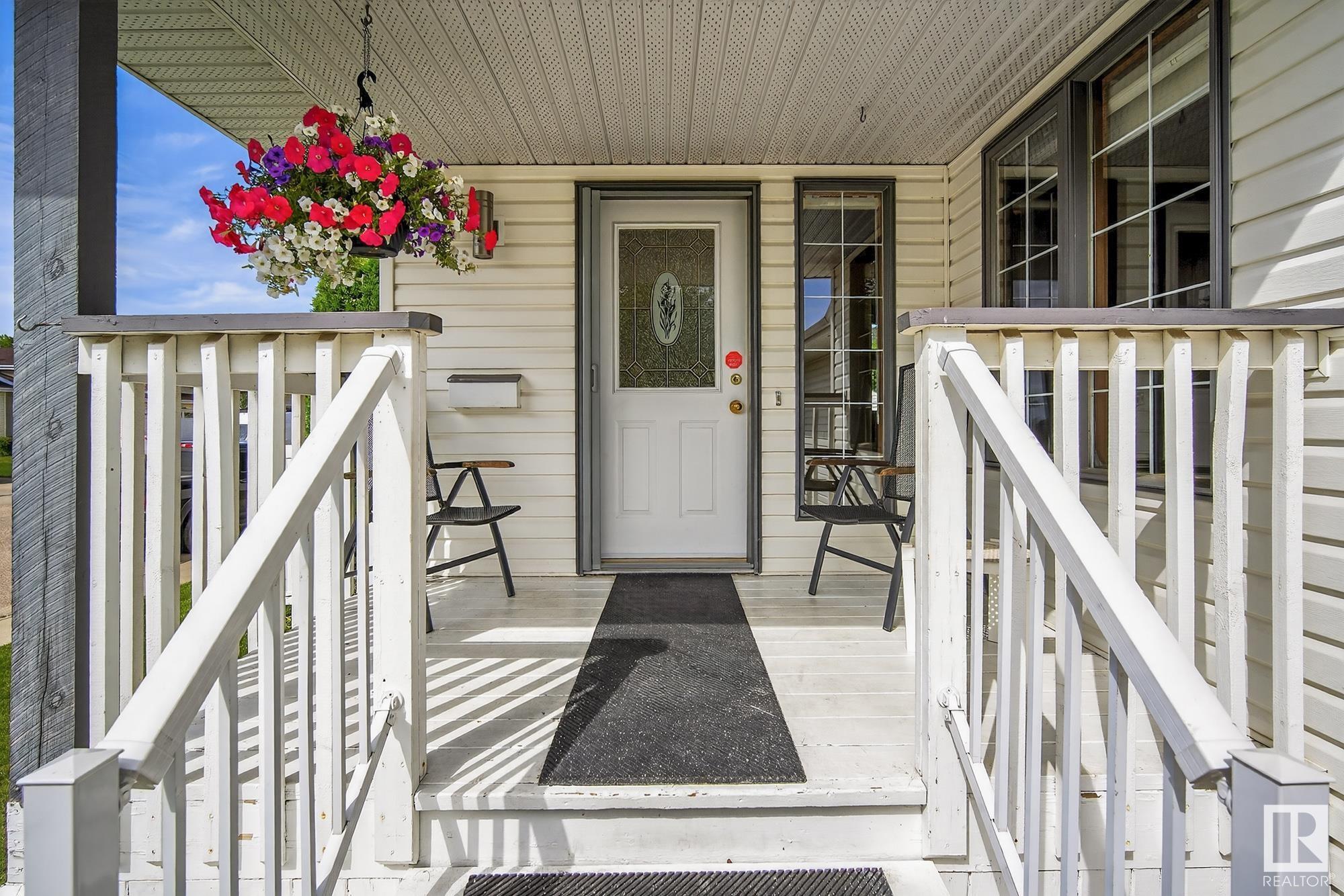 Property Photo:  5052 152A Avenue NW  AB T5A 5E7 