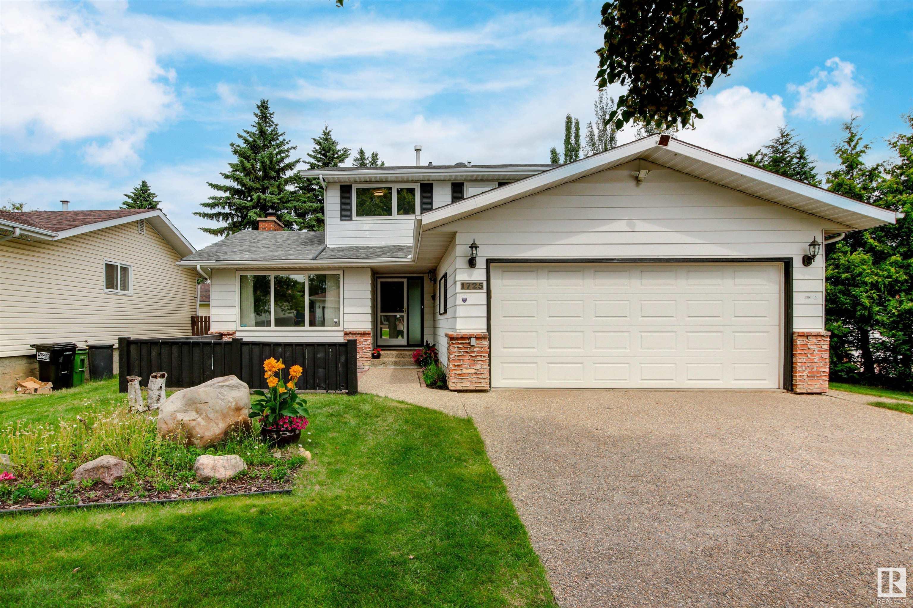 Property Photo:  1725 68 Street NW  AB T6K 2H9 