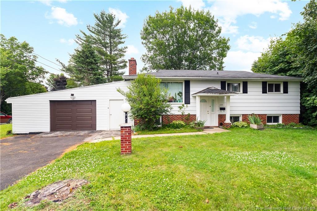 Property Photo:  122 Hemlock Avenue  NB E3A 1H1 