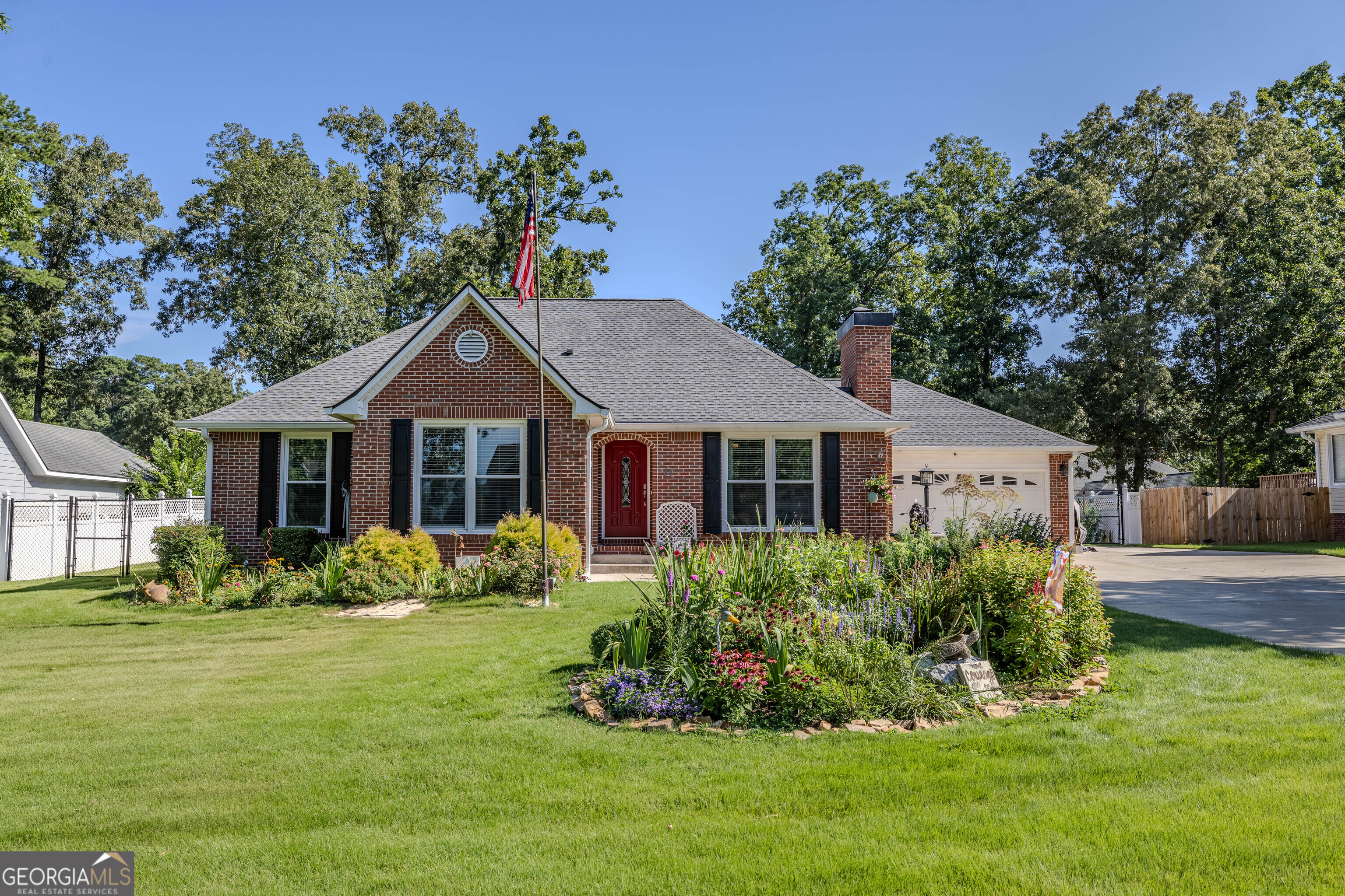 Property Photo: 14 Meadowood Drive NW GA 30165
