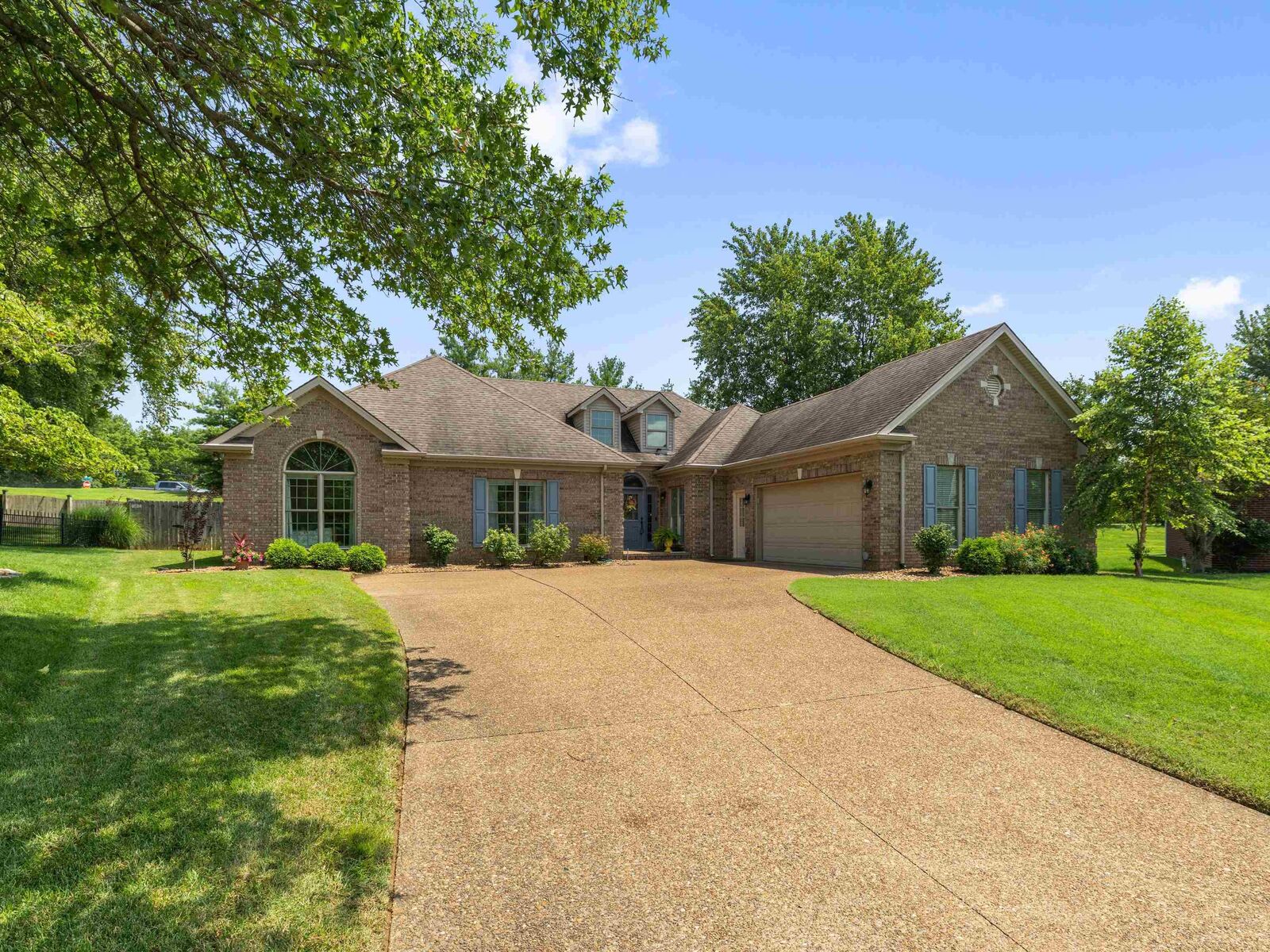 Property Photo: 4124 Foxtail Place KY 42303