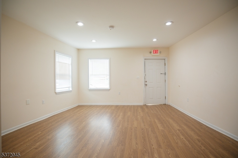 Property Photo:  317 Richmond St 2  NJ 07060 