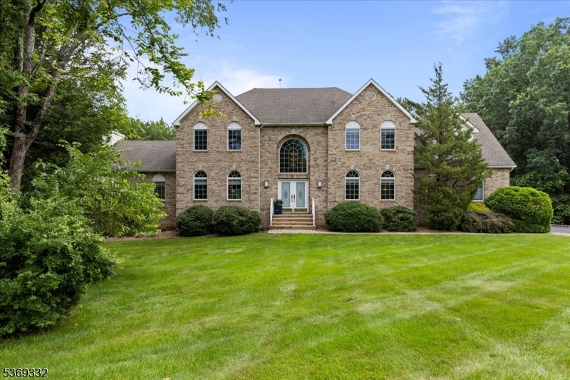8 Van Fleet Ct  Hillsborough Twp. NJ 08844 photo