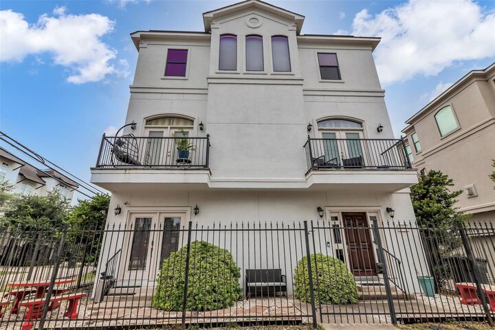 5501 Petty Street  Houston TX 77007 photo