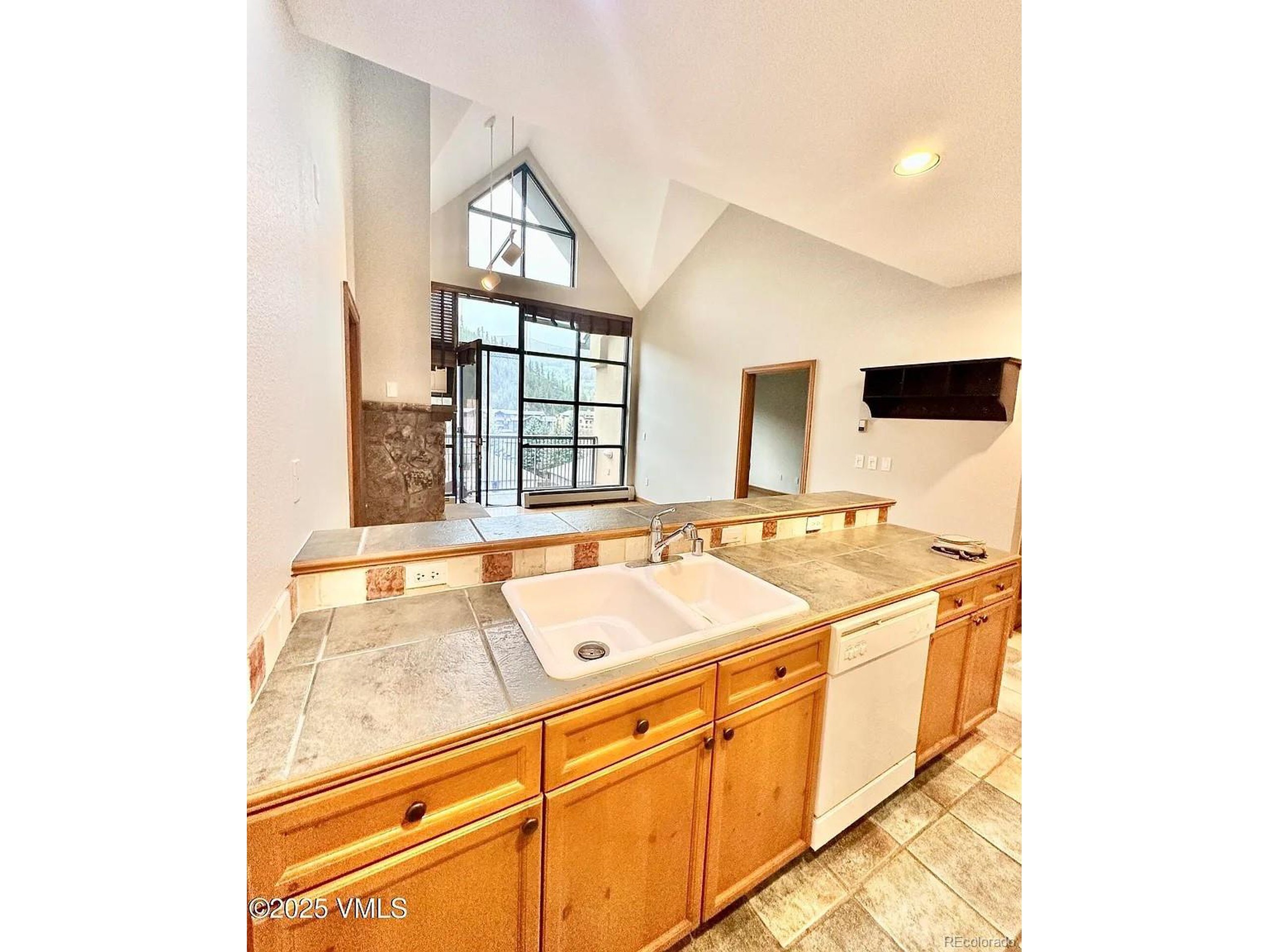 Property Photo:  240 Chapel Pl 309  CO 81620 