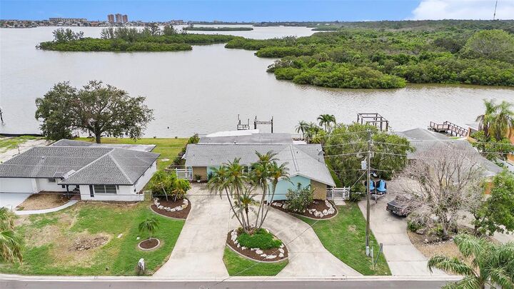 5694 Oakhurst Drive  Seminole FL 33772 photo