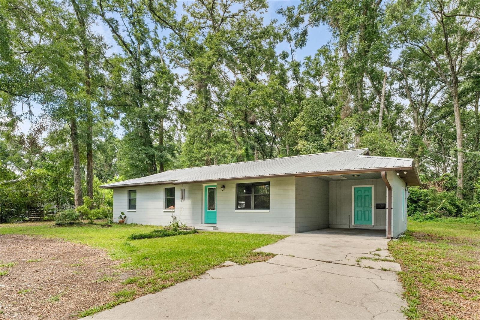 Property Photo: 17142 NW 240th Terrace FL 32643