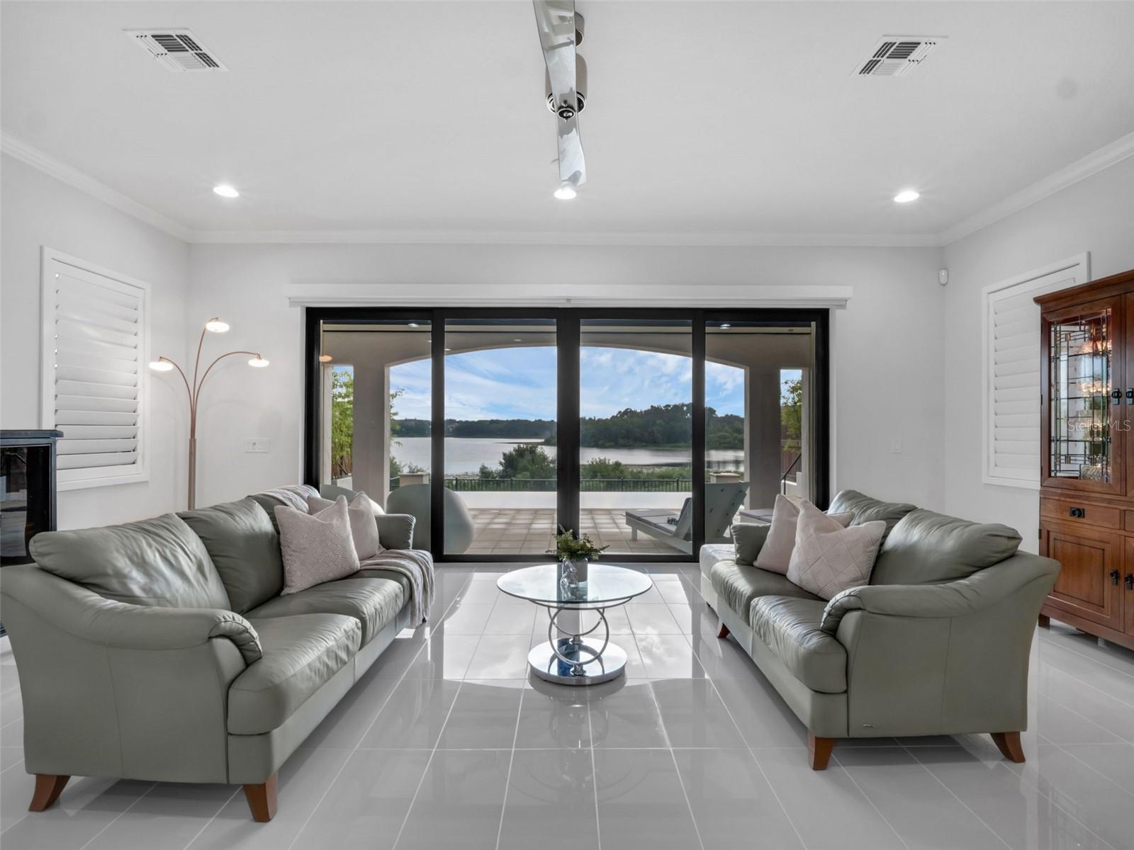 Property Photo:  7615 Toscana Boulevard  FL 32819 