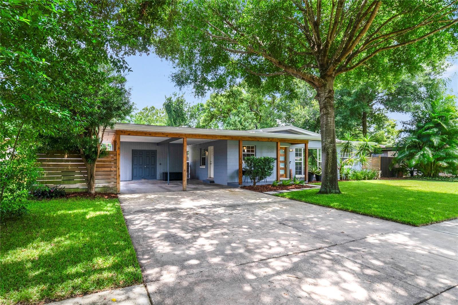 Property Photo: 1327 Catalpa Lane FL 32806