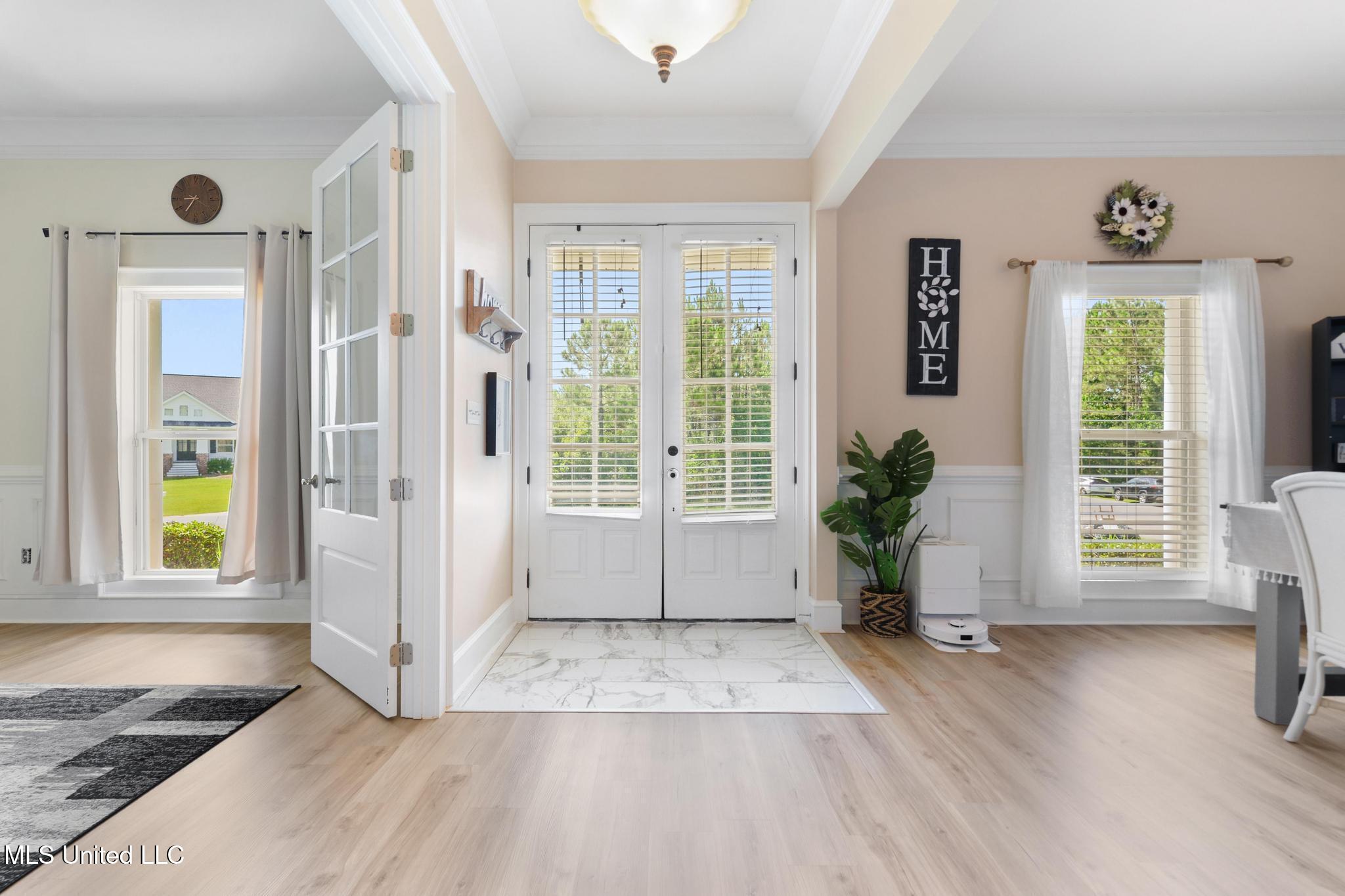Property Photo: 6405 Seawinds Boulevard MS 39532