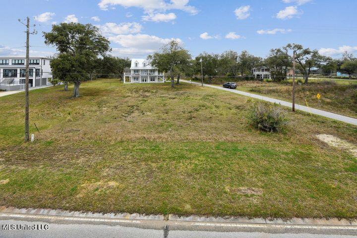 Property Photo: 517 N Beach Boulevard MS 39576