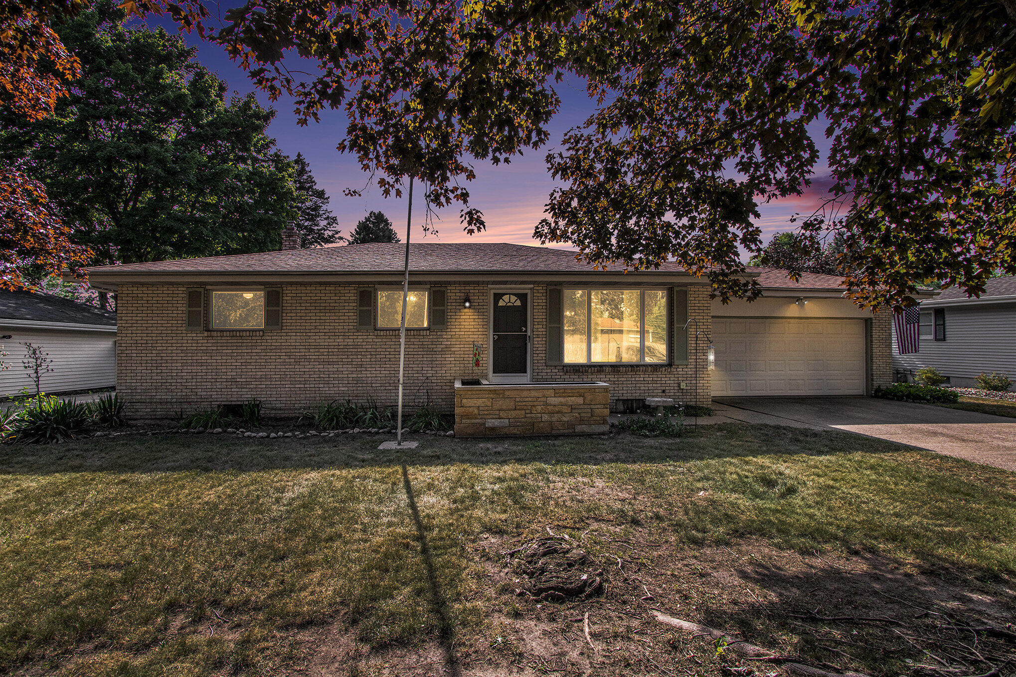 Property Photo:  2256 Lynn Drive  MI 49085 