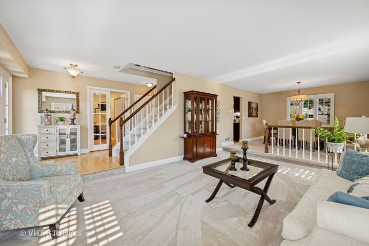 Property Photo:  1700 Green River Drive  IL 60194 