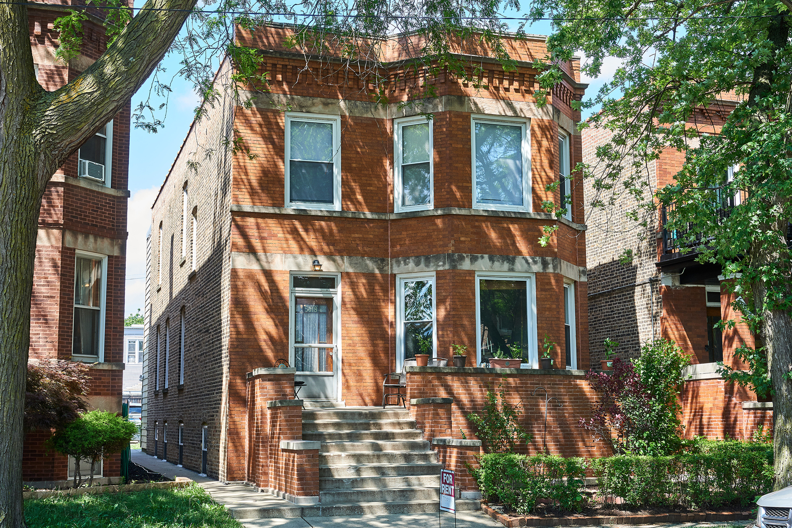 Property Photo: 5018 W Pensacola Avenue G IL 60641