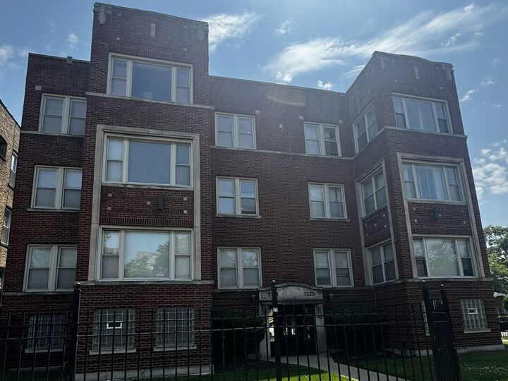 7223 S Euclid Avenue 3B  Chicago IL 60649 photo